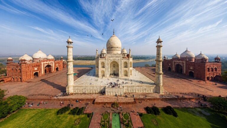 Aerial view of the Taj Mahal complex in Agra, India.